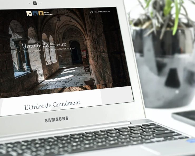 smartmockups_kdeosbzd